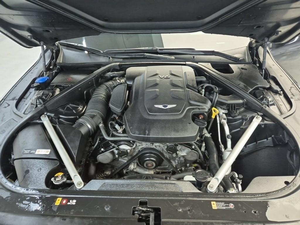 Genesis G90 - Vista 5