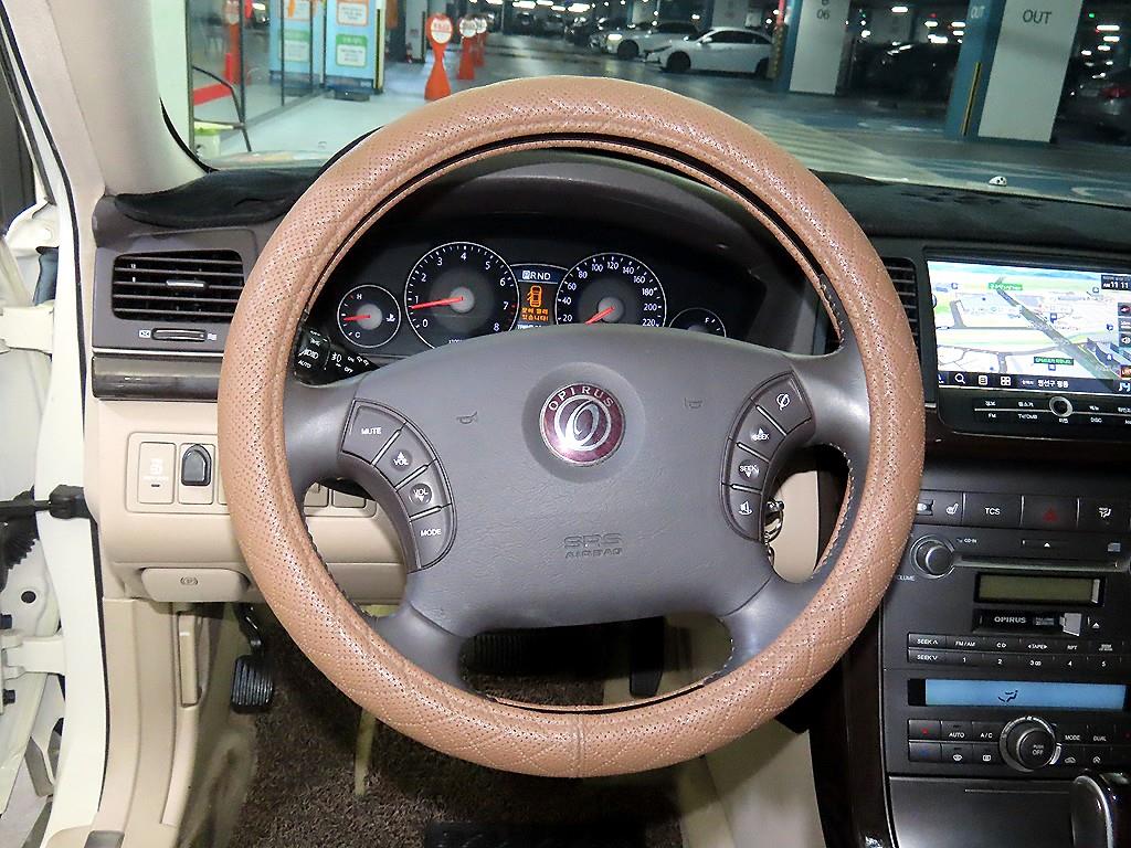 KIA Opirus - Vista 8