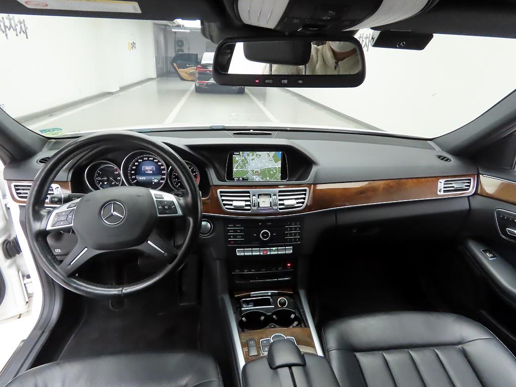 Mercedes Benz E class - Vista 6