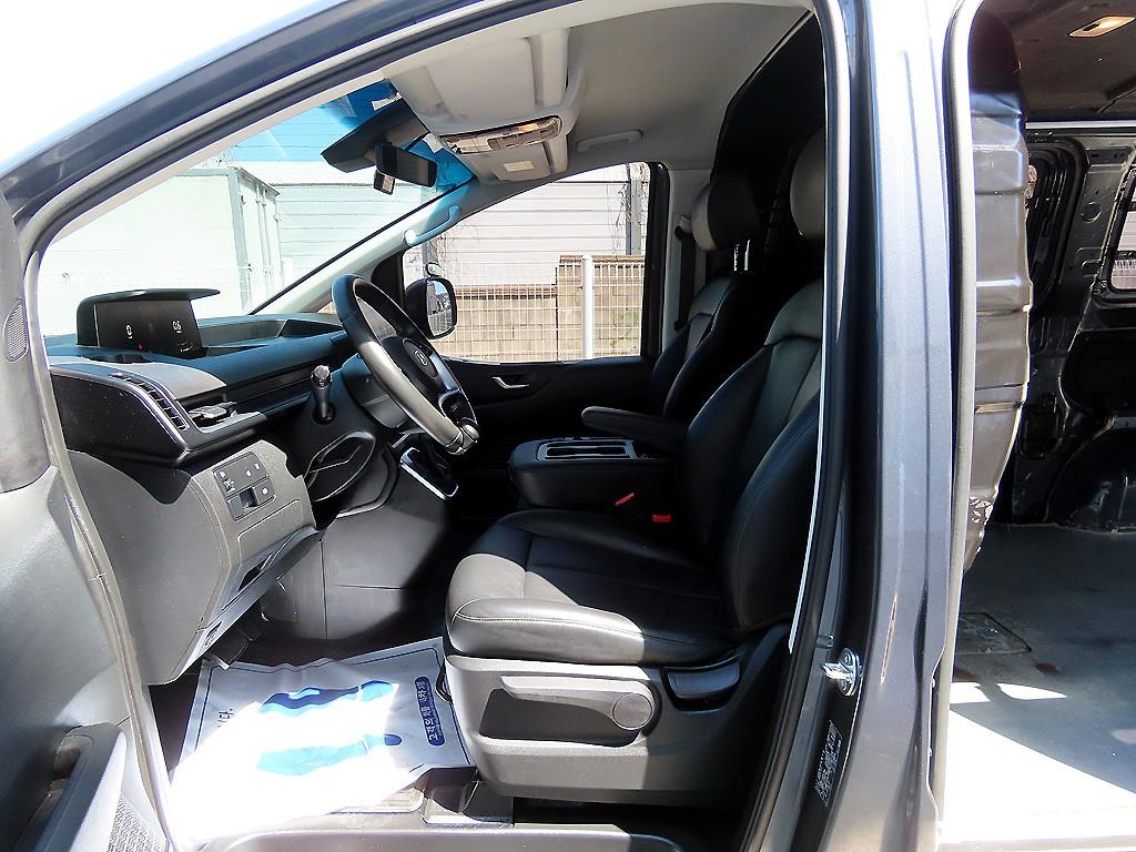 HYUNDAI Staria - Vista 5