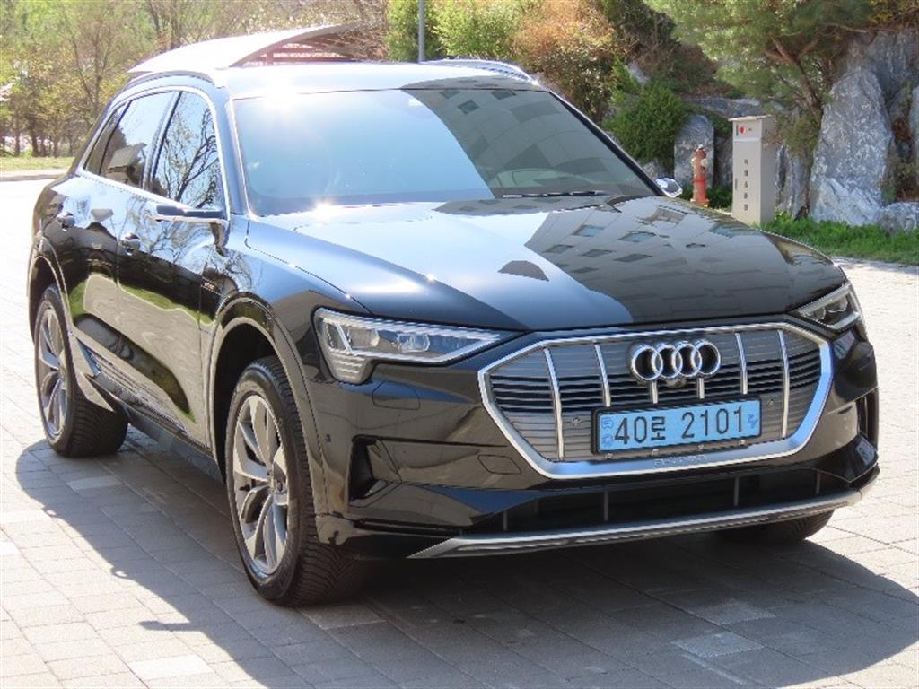 Audi e-Tron - Vista 3