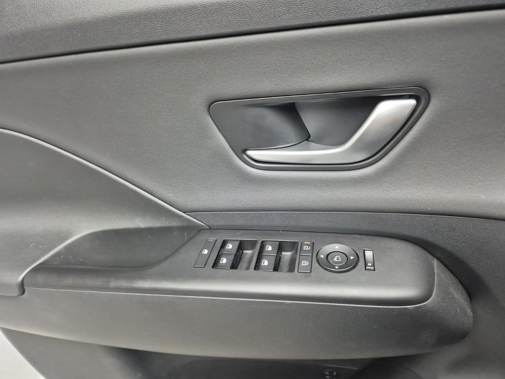 HYUNDAI Kona - Vista 8