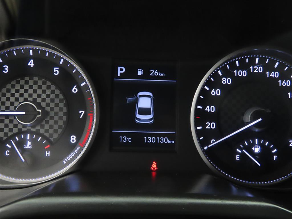 HYUNDAI Avante - Vista 9