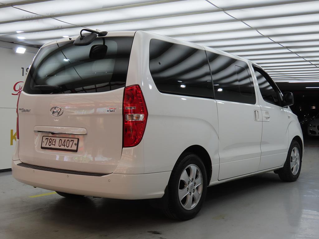HYUNDAI Starex - Vista 4