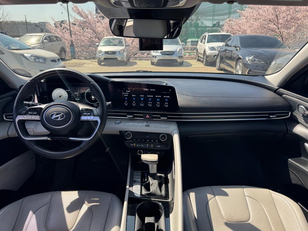 HYUNDAI Avante - Vista 6