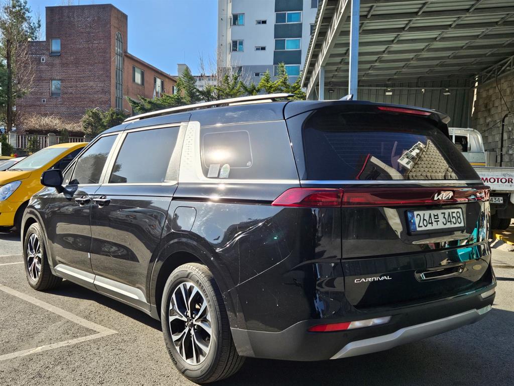 KIA Carnival - Vista 6