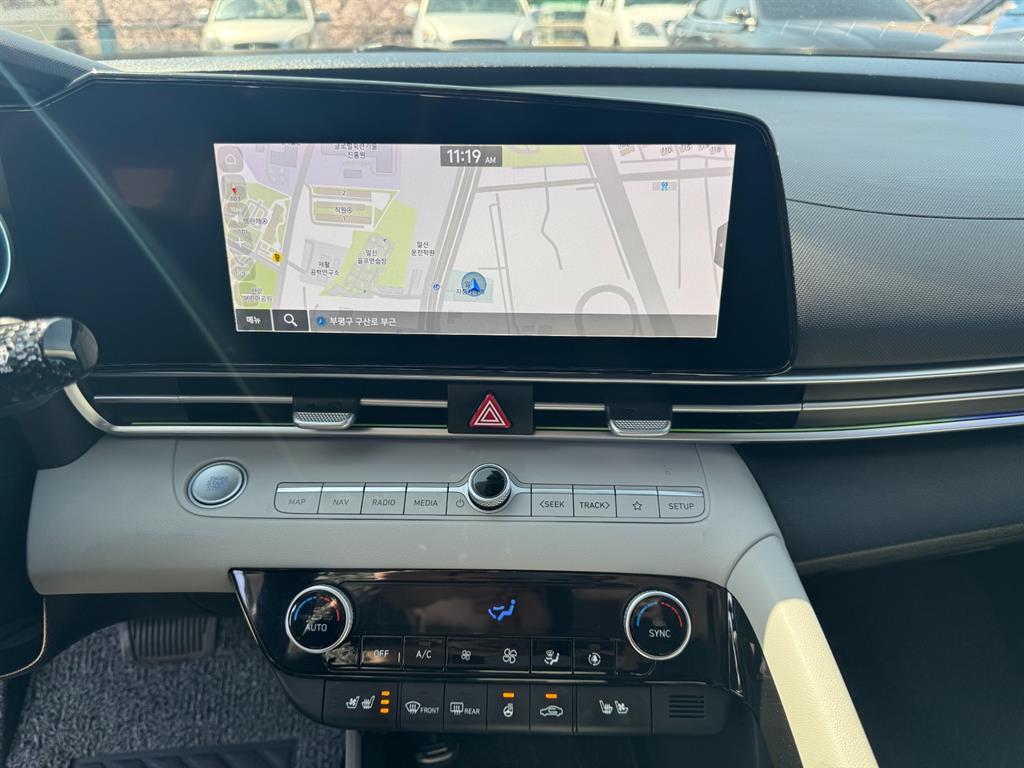 HYUNDAI Avante - Vista 12