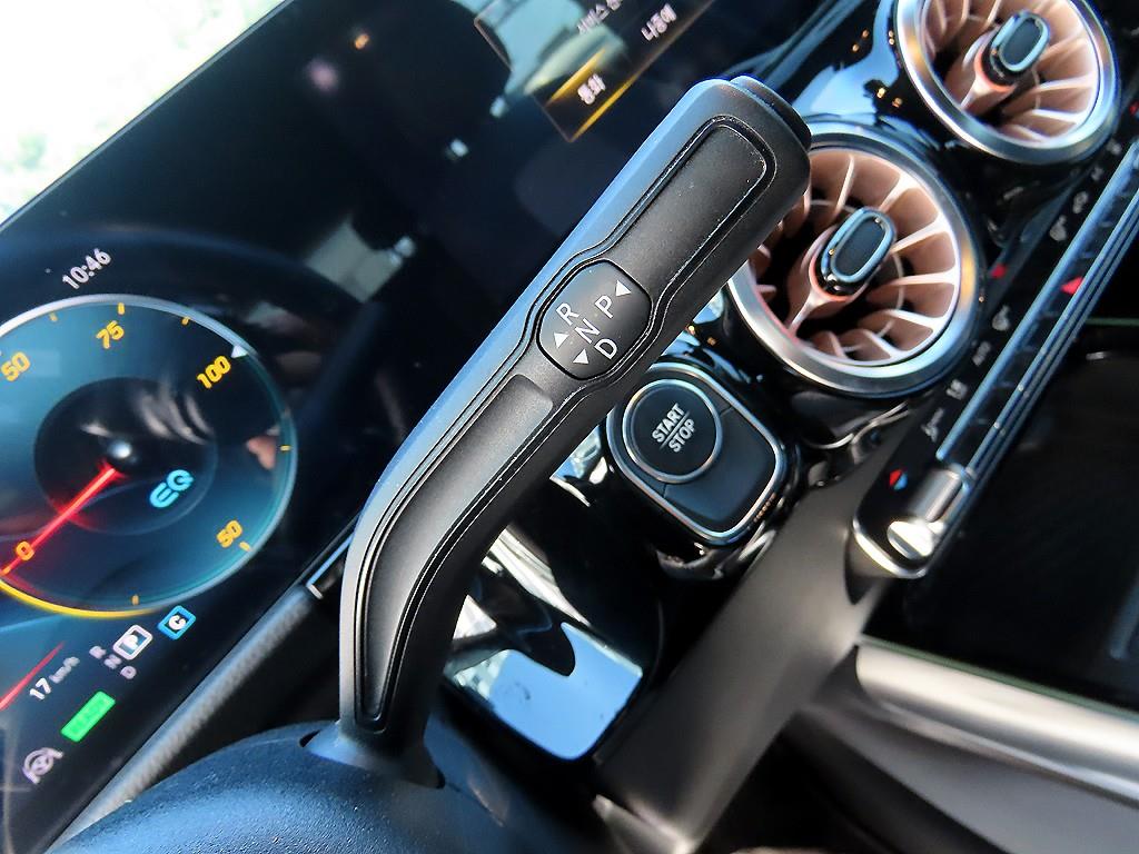 Mercedes Benz EQA - Vista 10