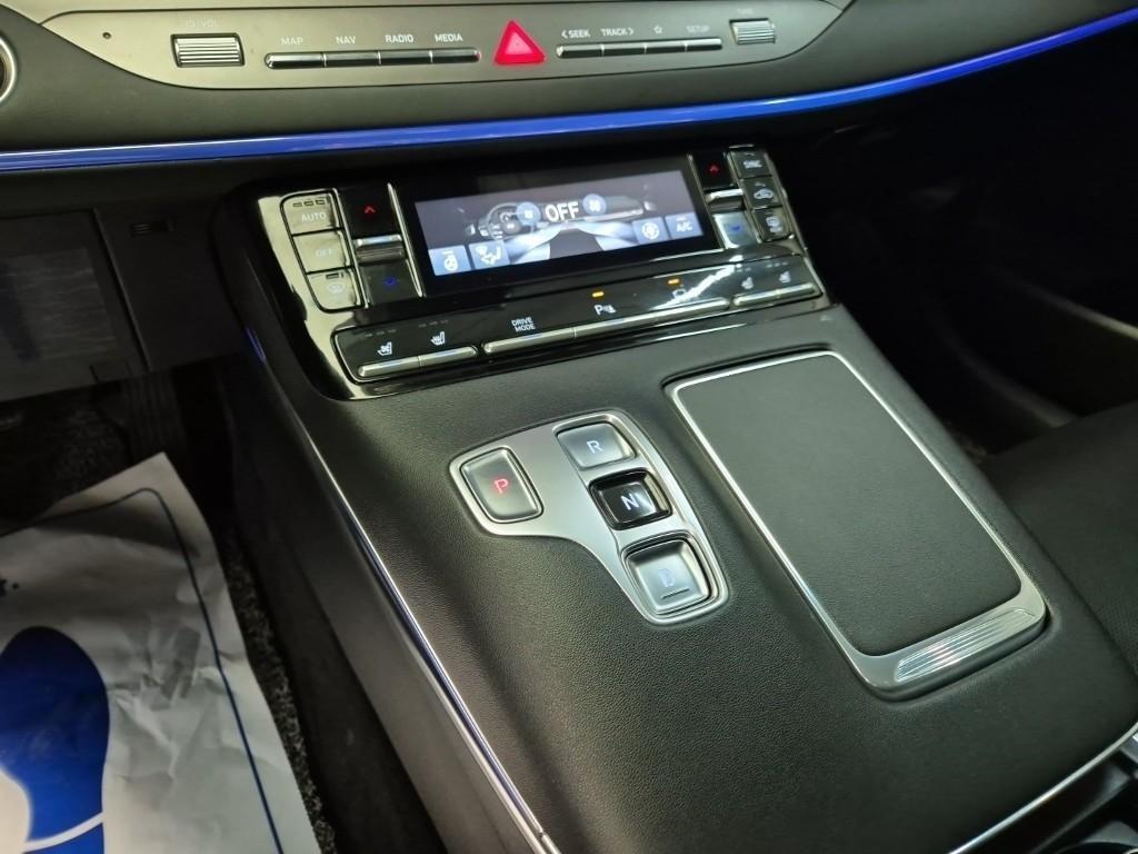 HYUNDAI Grandeur - Vista 11