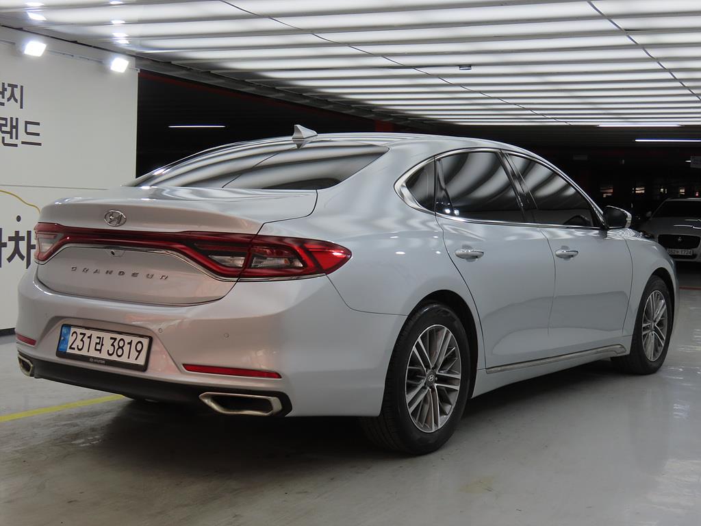 HYUNDAI Grandeur - Vista 3
