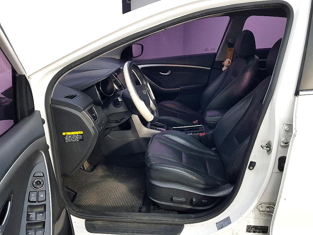 HYUNDAI i30 - Vista 8