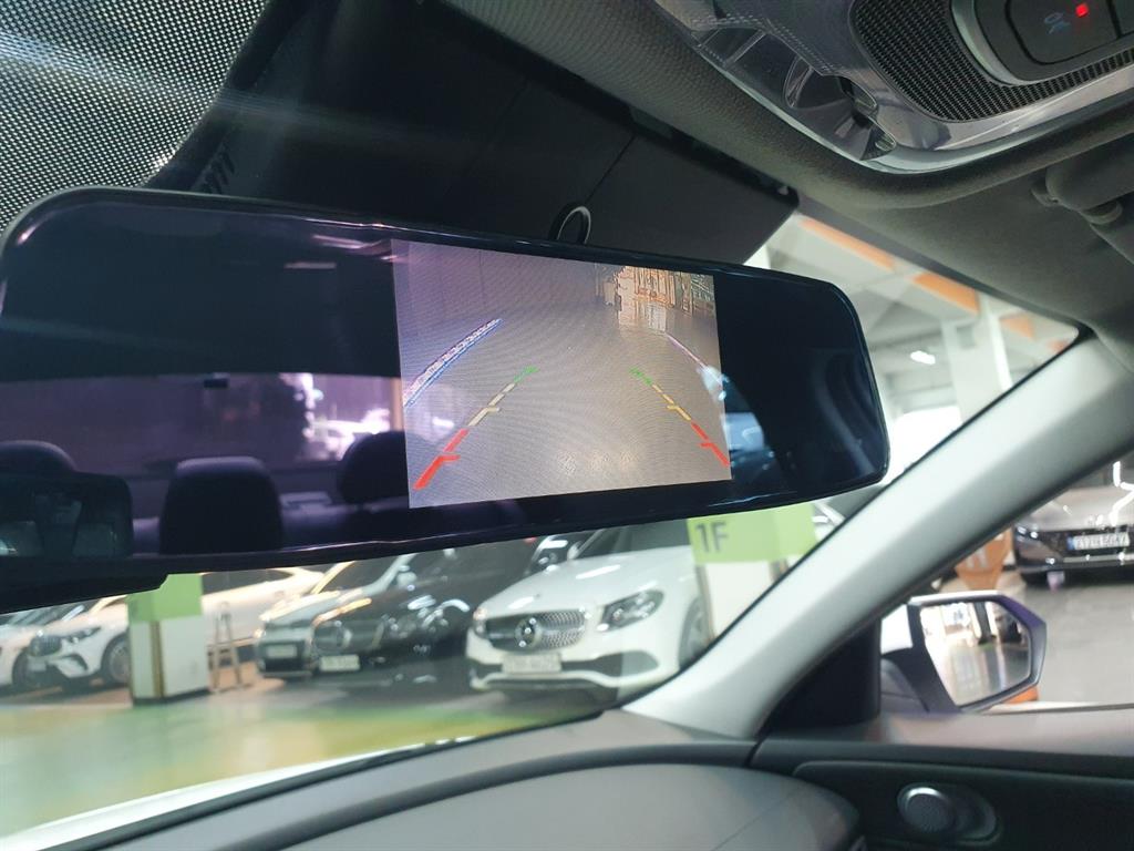 HYUNDAI Avante - Vista 10