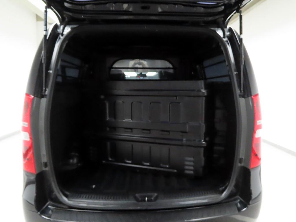 HYUNDAI Starex - Vista 5