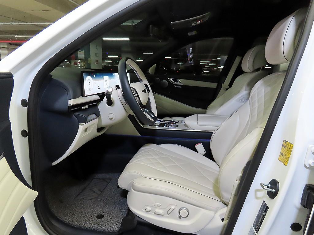 Genesis GV80 - Vista 6