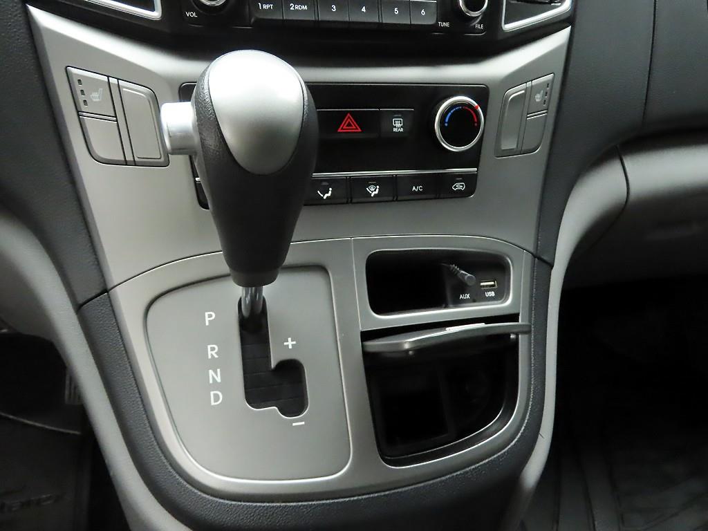 HYUNDAI Starex - Vista 11