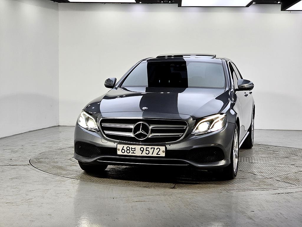 Mercedes Benz E class - Vista 2