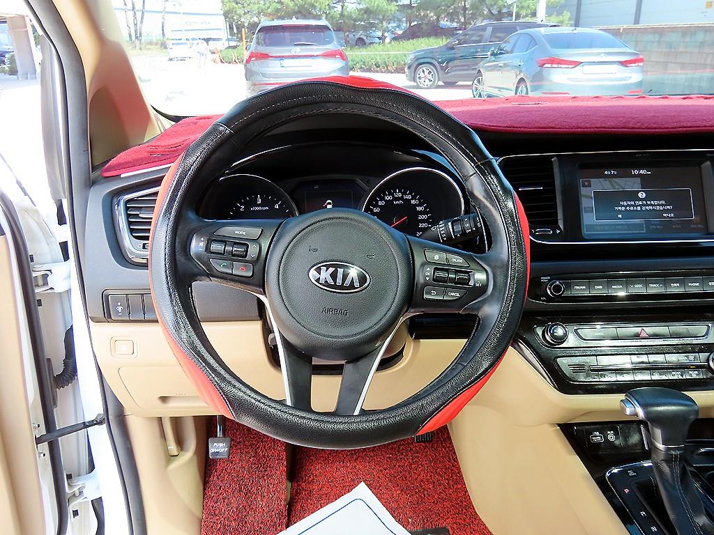 KIA Carnival - Vista 9