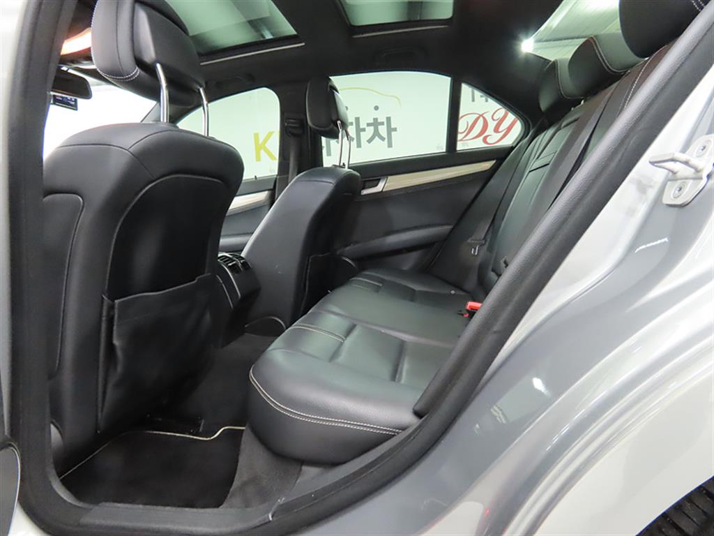 Mercedes Benz C Class - Vista 6