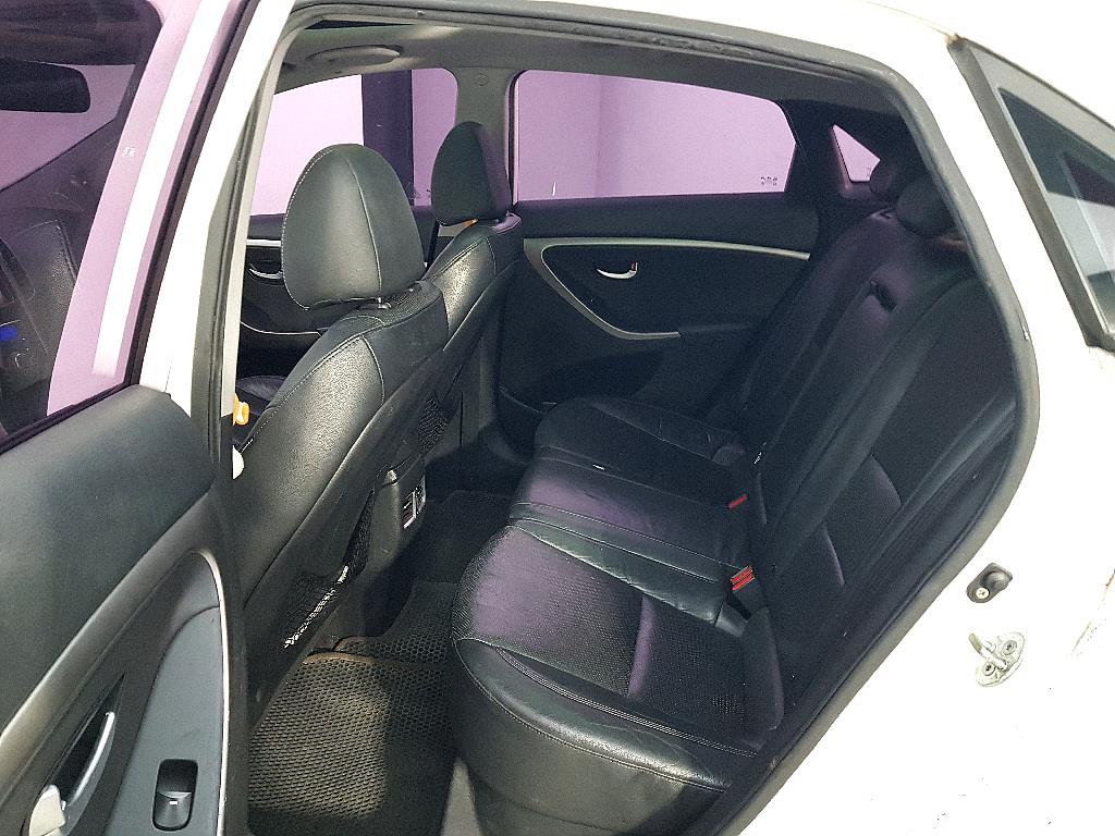 HYUNDAI i30 - Vista 9