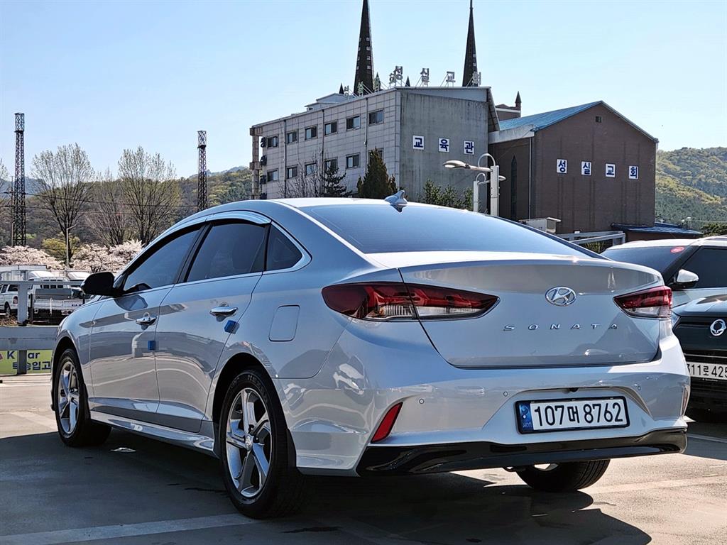 HYUNDAI Sonata - Vista 2