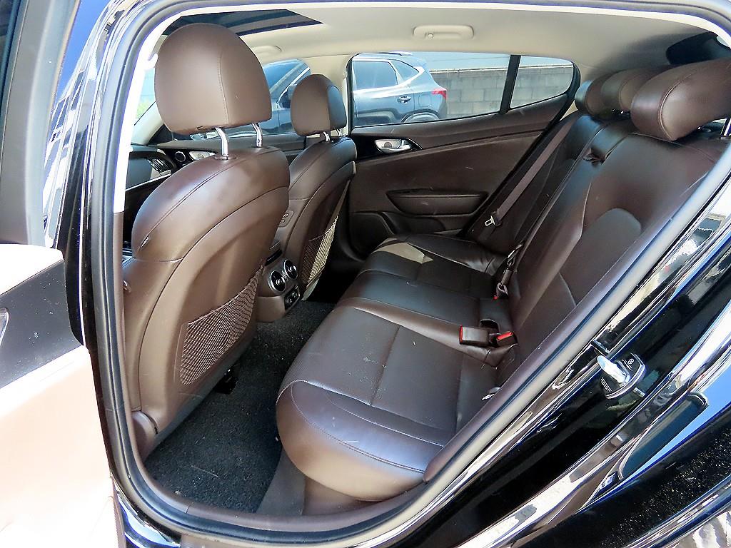 KIA Stinger - Vista 6