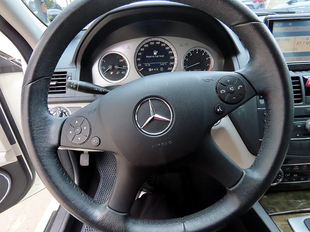 Mercedes Benz C Class - Vista 8