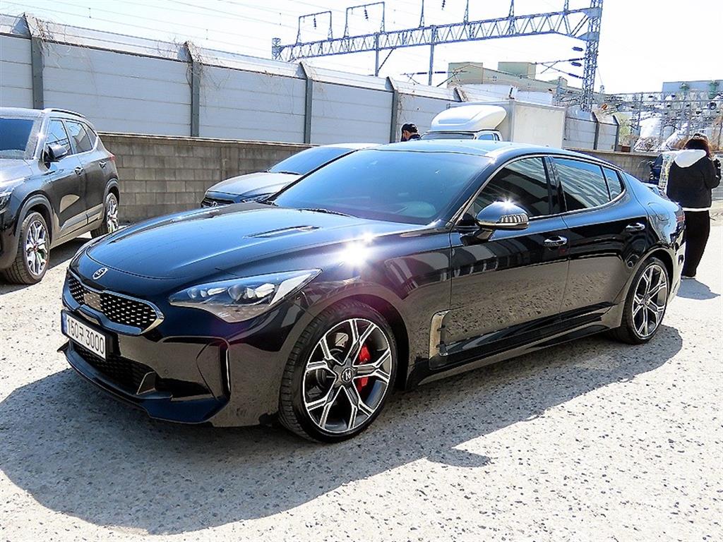 KIA Stinger - Vista 2