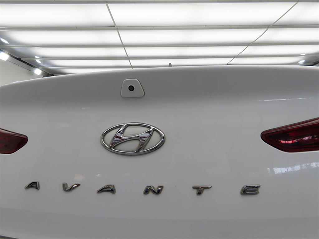 HYUNDAI Avante 2019 Blanco - Importación desde Corea - HF Imports Iquique - Foto 16