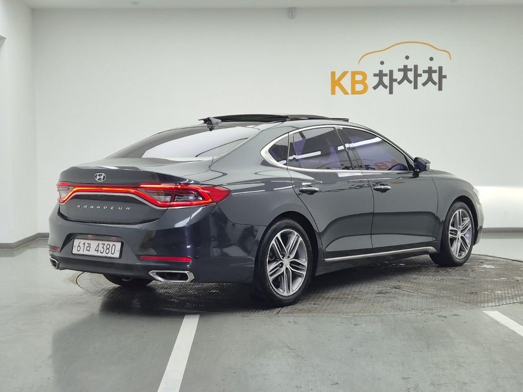 HYUNDAI Grandeur - Vista 4