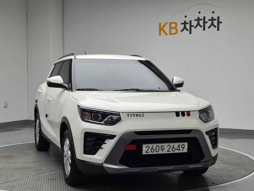 Ssangyong Tivoli - Vista 4