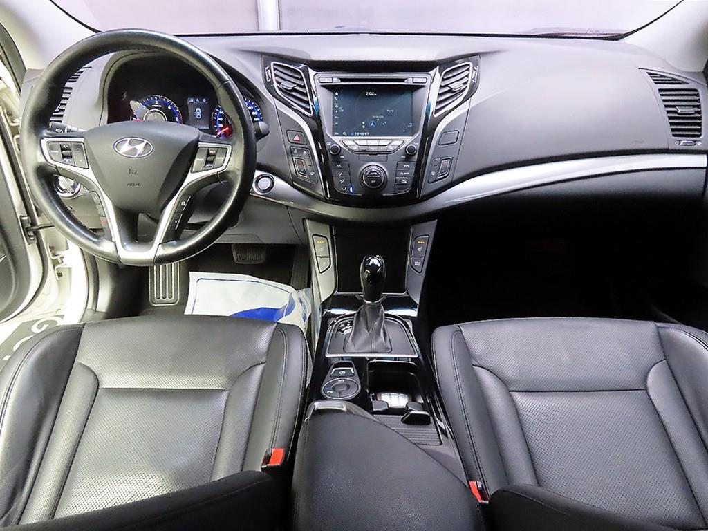 HYUNDAI i40 - Vista 7