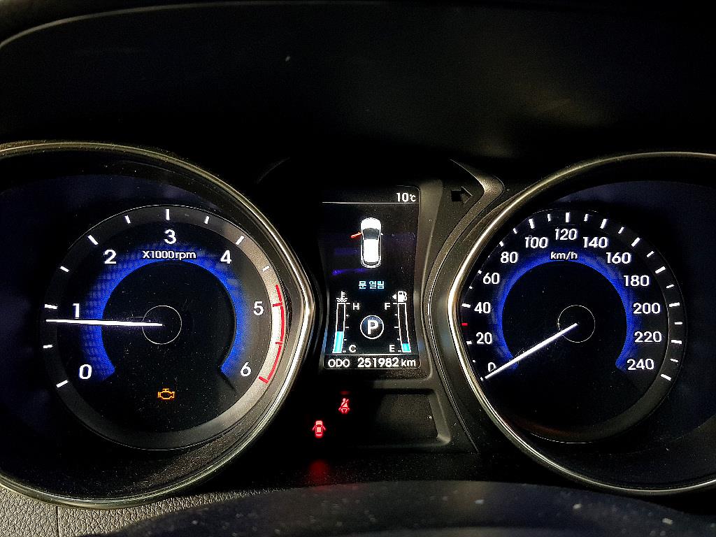 HYUNDAI i30 - Vista 7