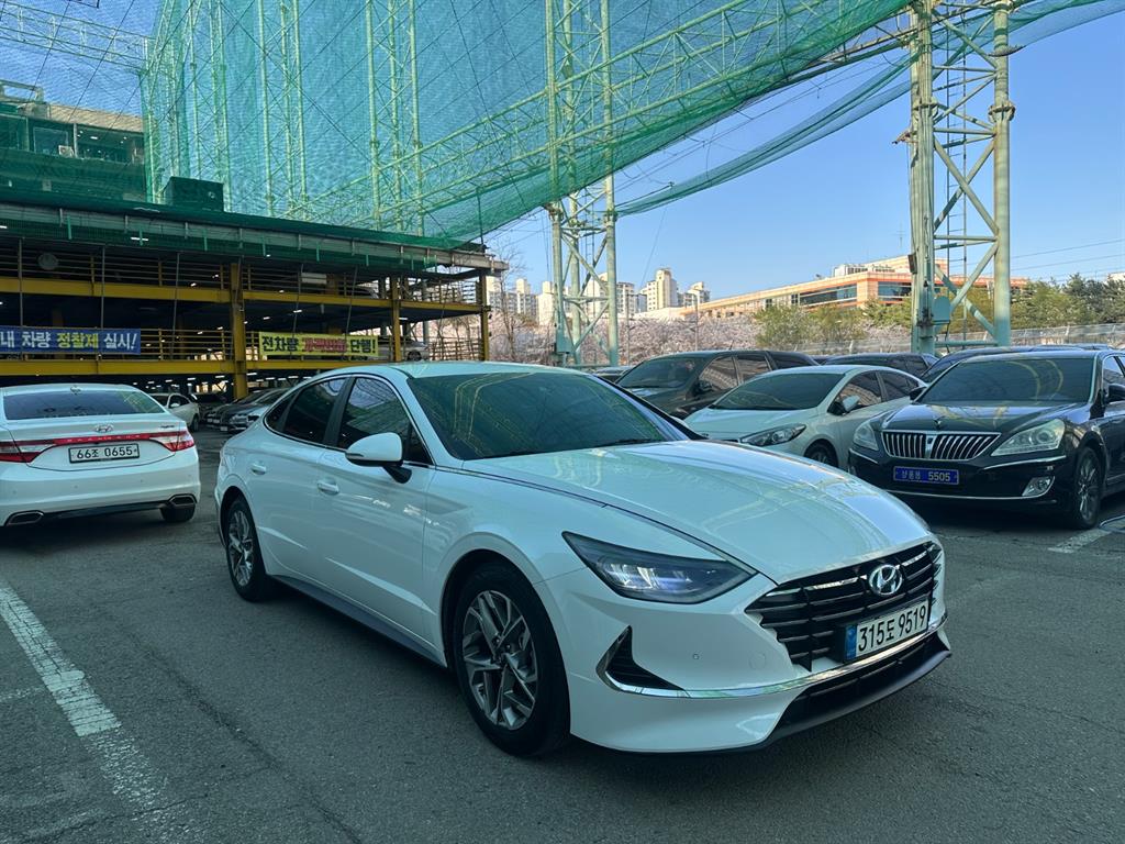 HYUNDAI Sonata - Vista 6