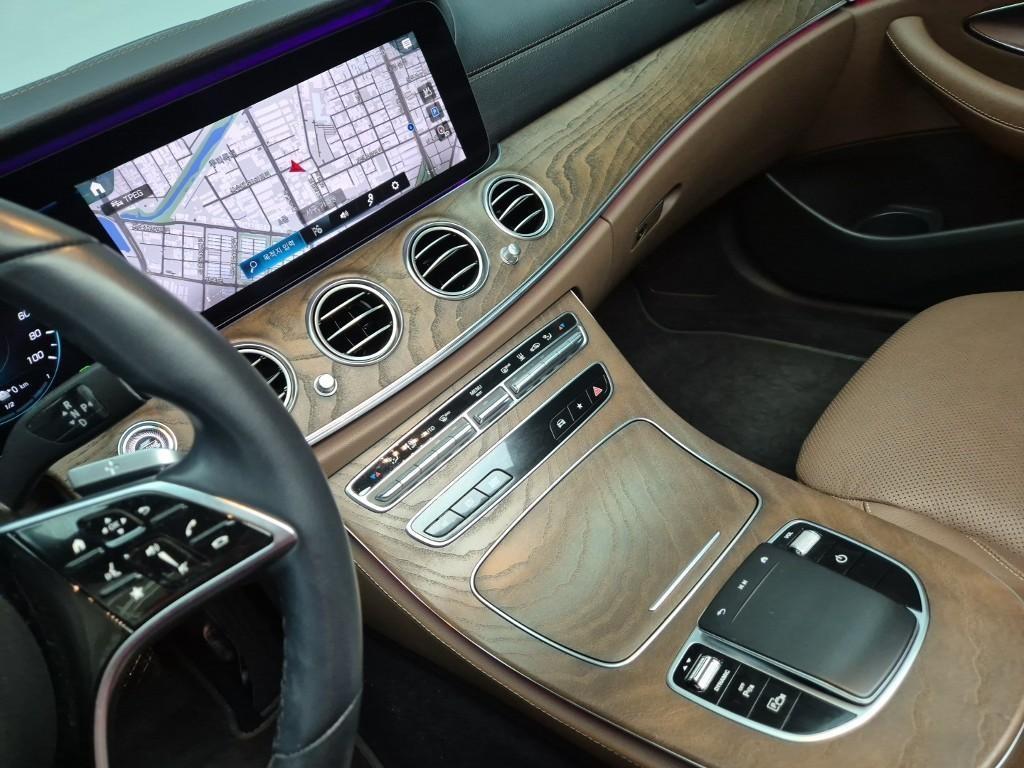 Mercedes Benz E class - Vista 10