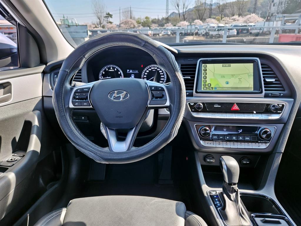 HYUNDAI Sonata - Vista 8