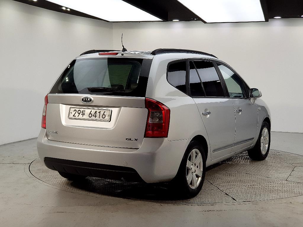 KIA Carens - Vista 4