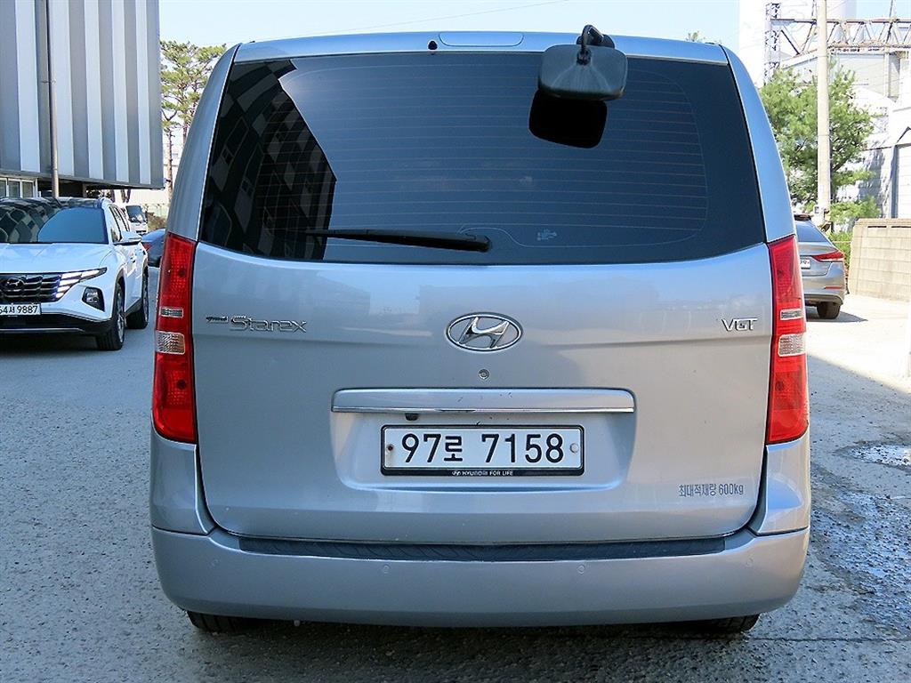HYUNDAI Starex - Vista 4
