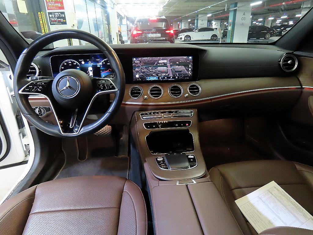 Mercedes Benz E class - Vista 10