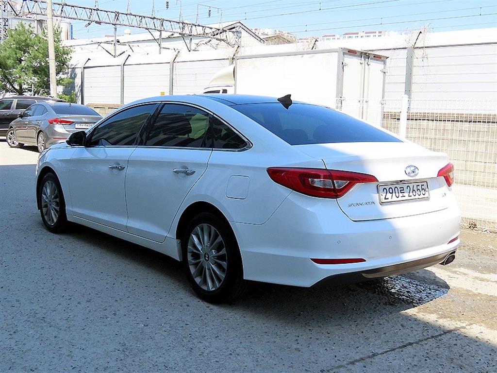 HYUNDAI Sonata - Vista 3