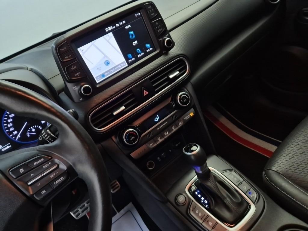 HYUNDAI Kona - Vista 10