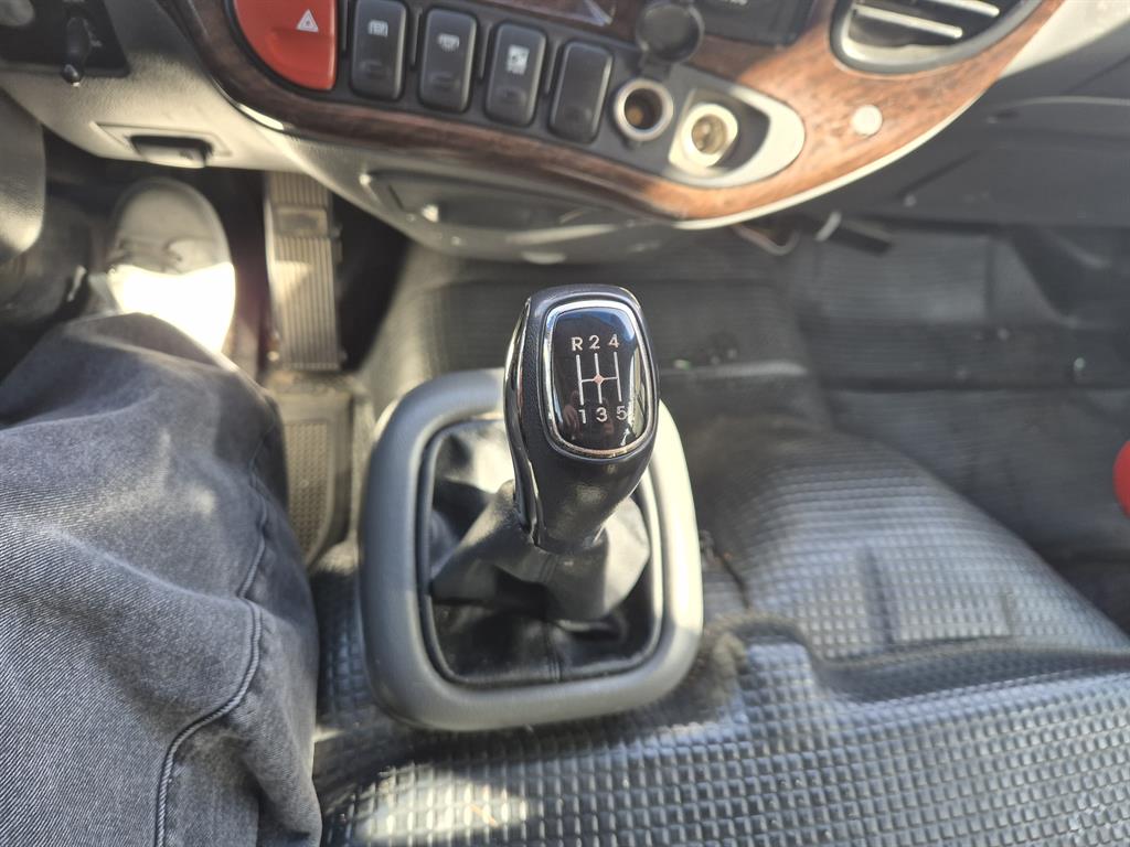 medium and large bus Hyundai bus 2017 Amarillo - Importación desde Corea - HF Imports Iquique - Foto 14