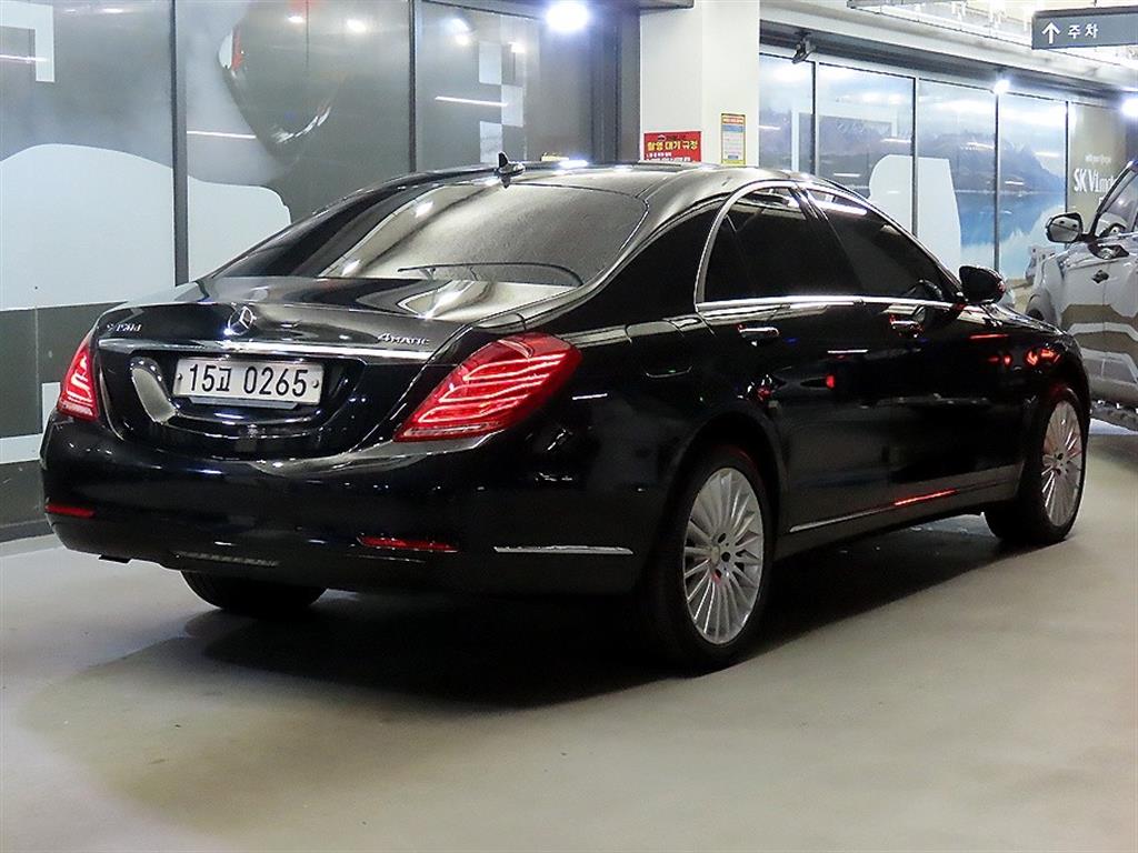 Mercedes Benz S Class - Vista 4