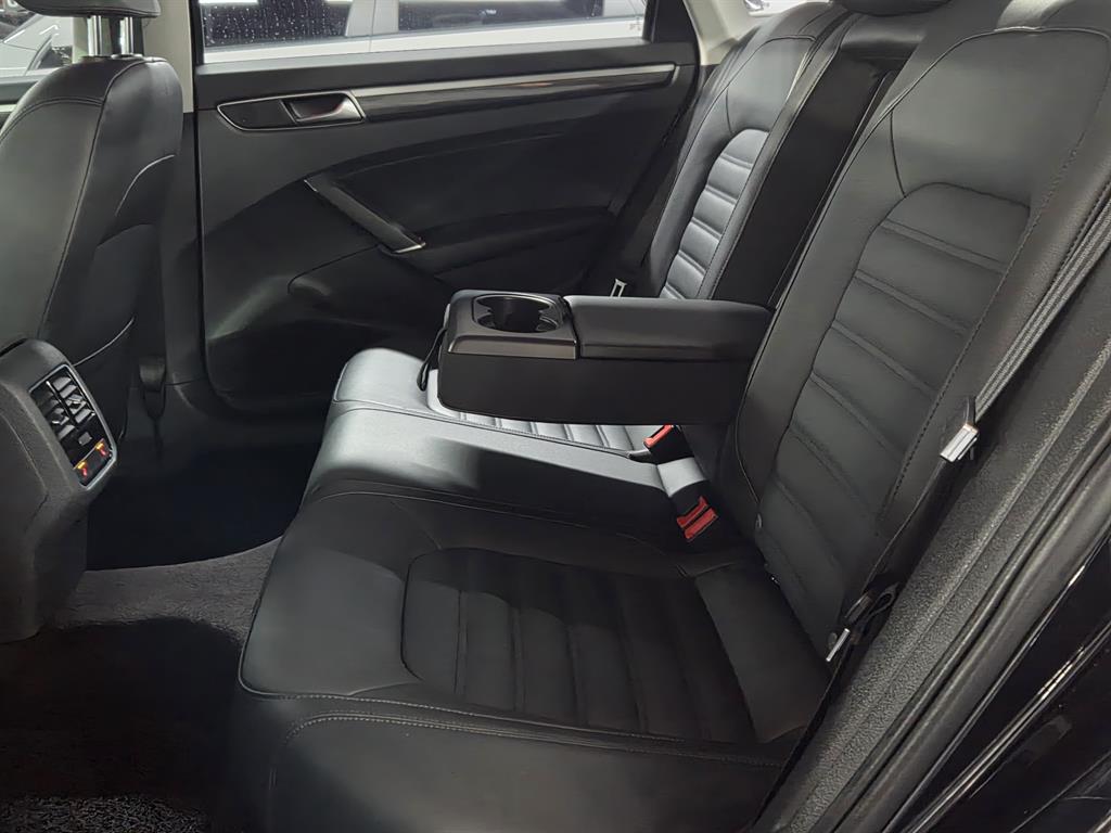 Volkswagen Passat - Vista 9