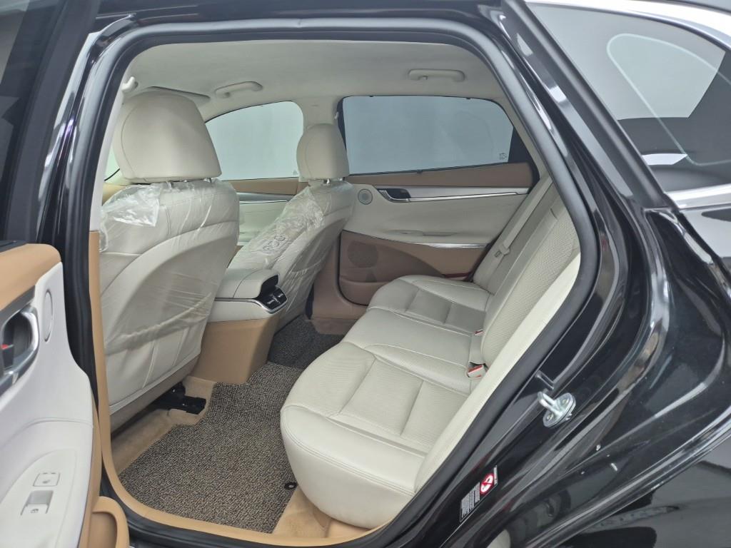 HYUNDAI Grandeur - Vista 12
