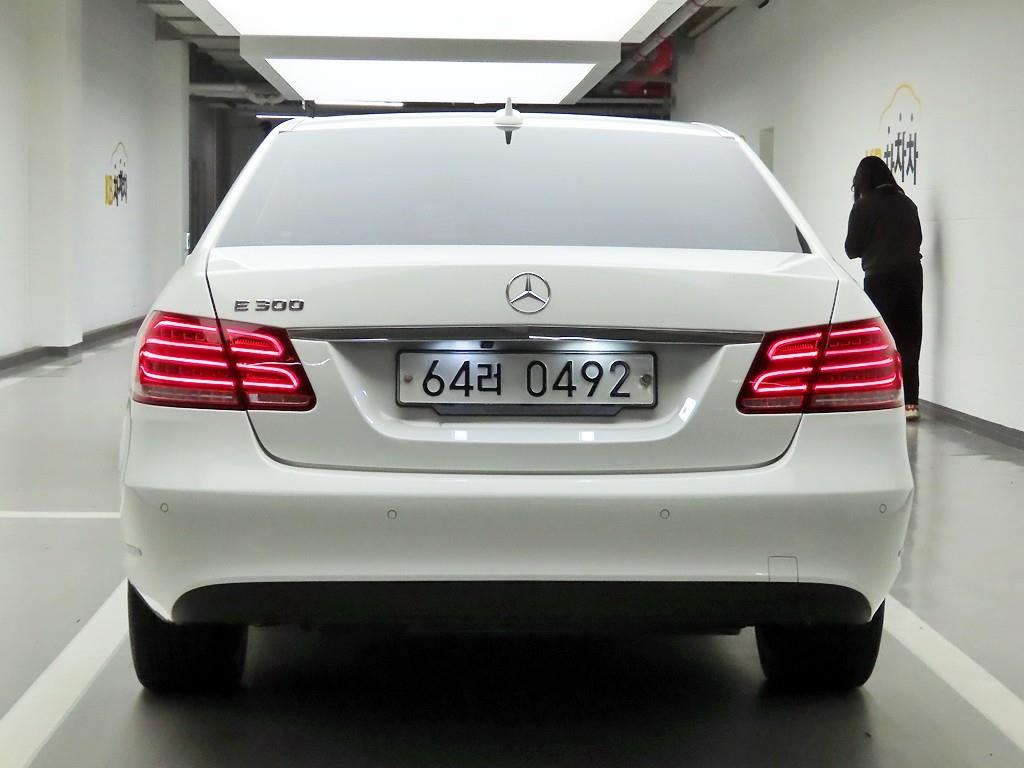 Mercedes Benz E class - Vista 3
