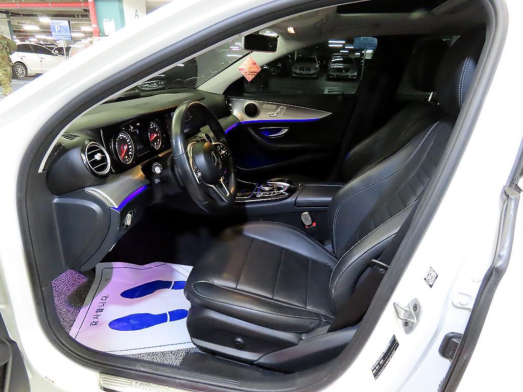 Mercedes Benz E class - Vista 6