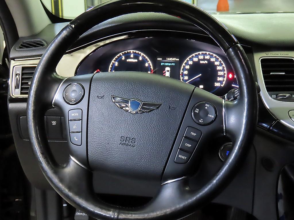 HYUNDAI Genesis - Vista 8