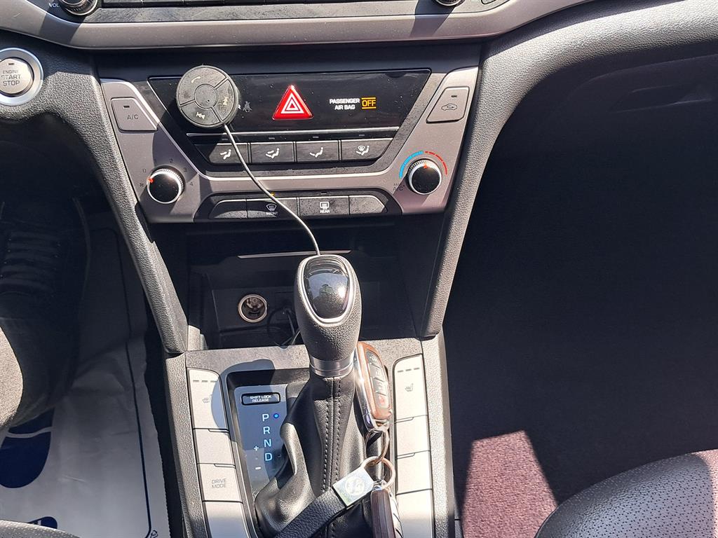 HYUNDAI Avante - Vista 9