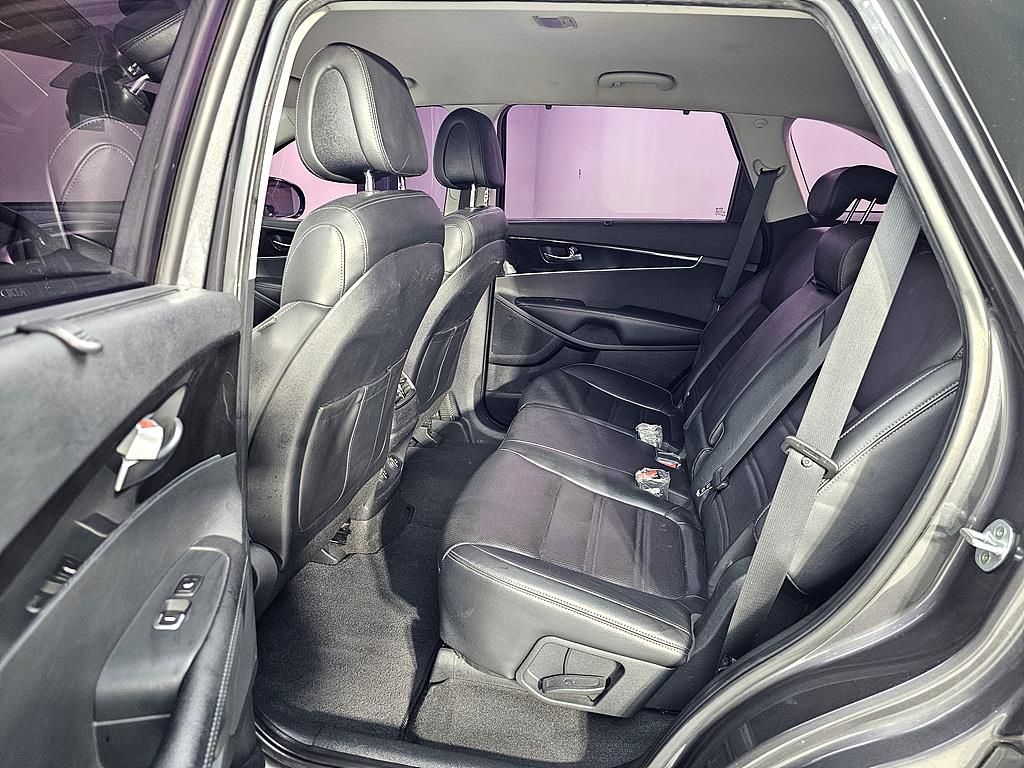 KIA Sorento - Vista 9