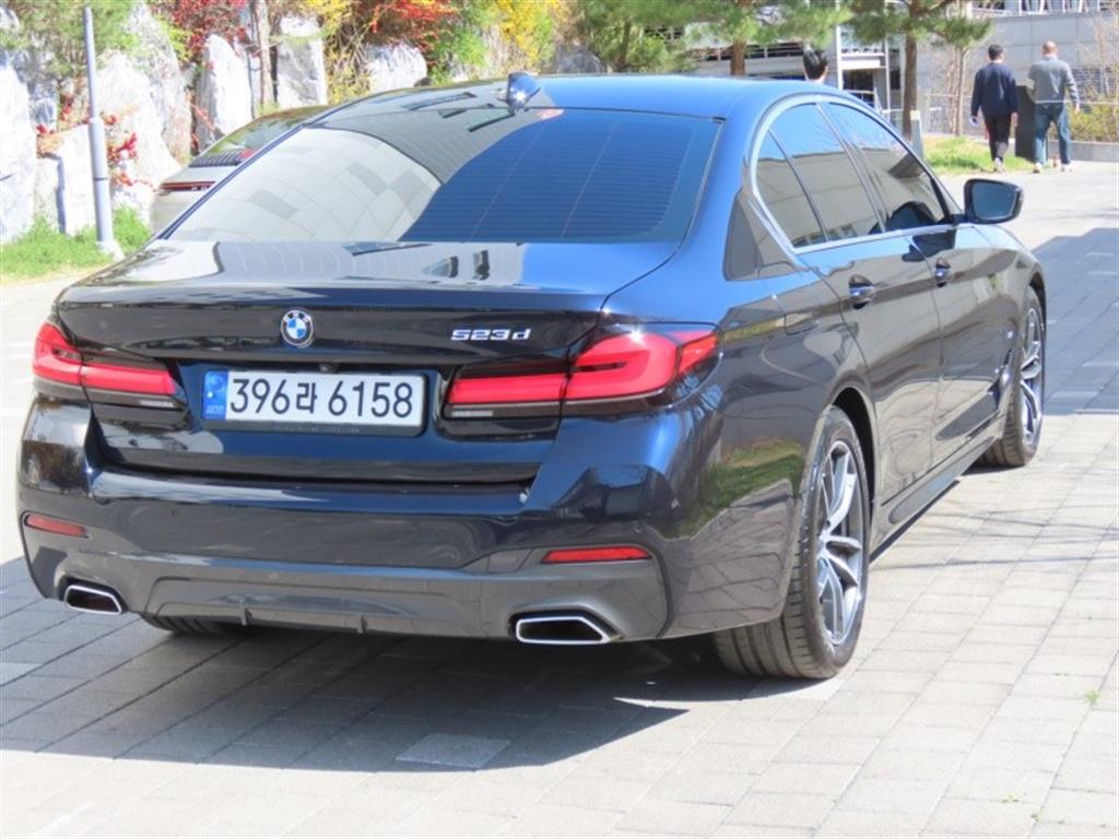 BMW 5 Series - Vista 5